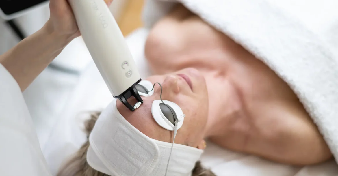 frax23s-qm7kbtgzee6prxrey5am7t3suixxw4ocsfjx8cu1qs